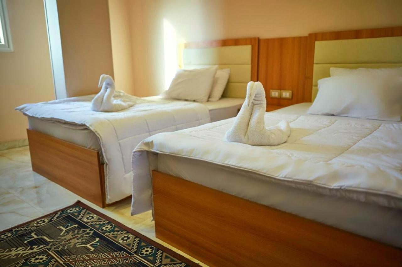 Grand Golden Pyramids View Hotel Kafret el-Gabal Exterior foto