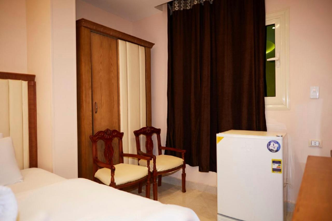 Grand Golden Pyramids View Hotel Kafret el-Gabal Exterior foto